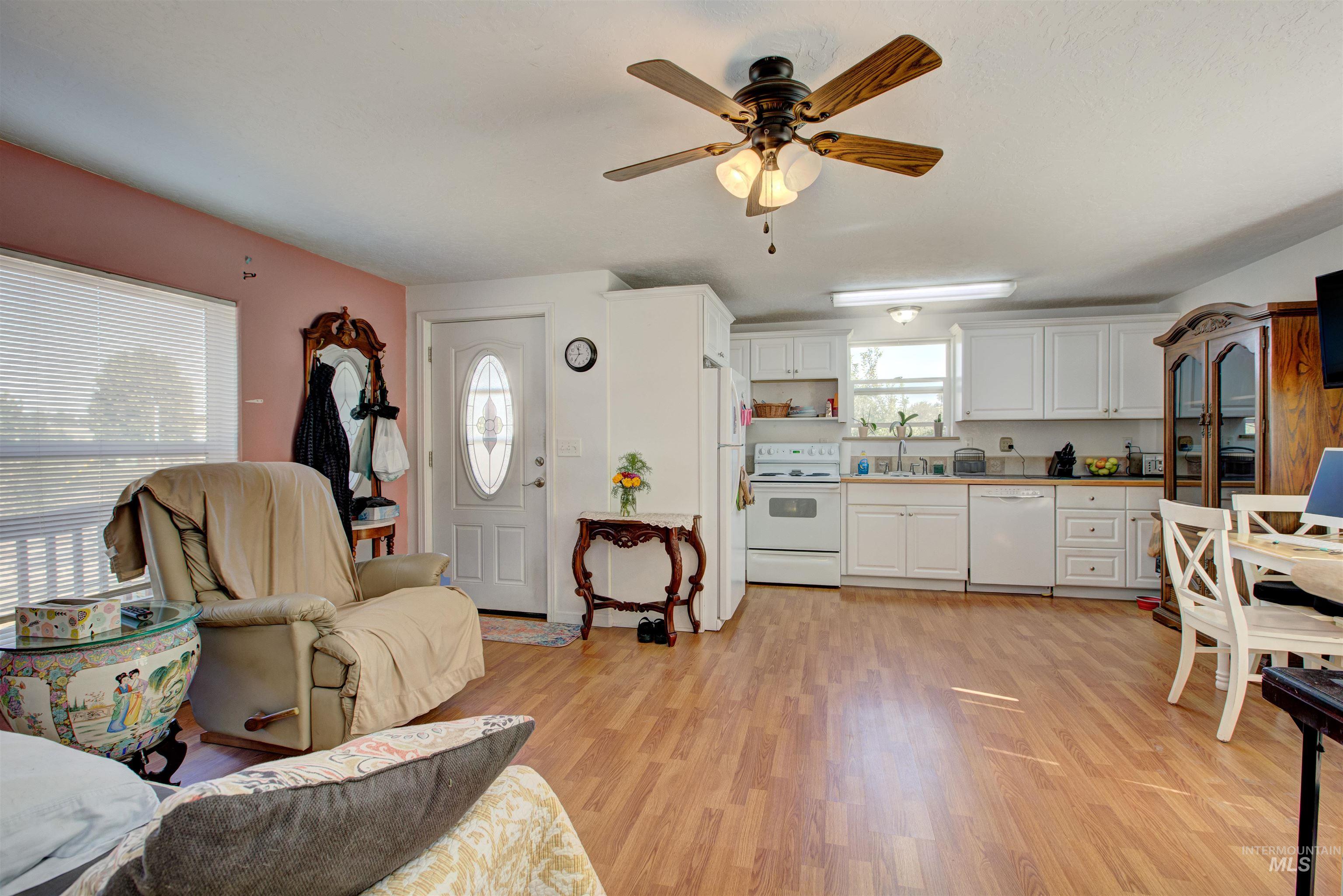 7687 Winter Horses Dr