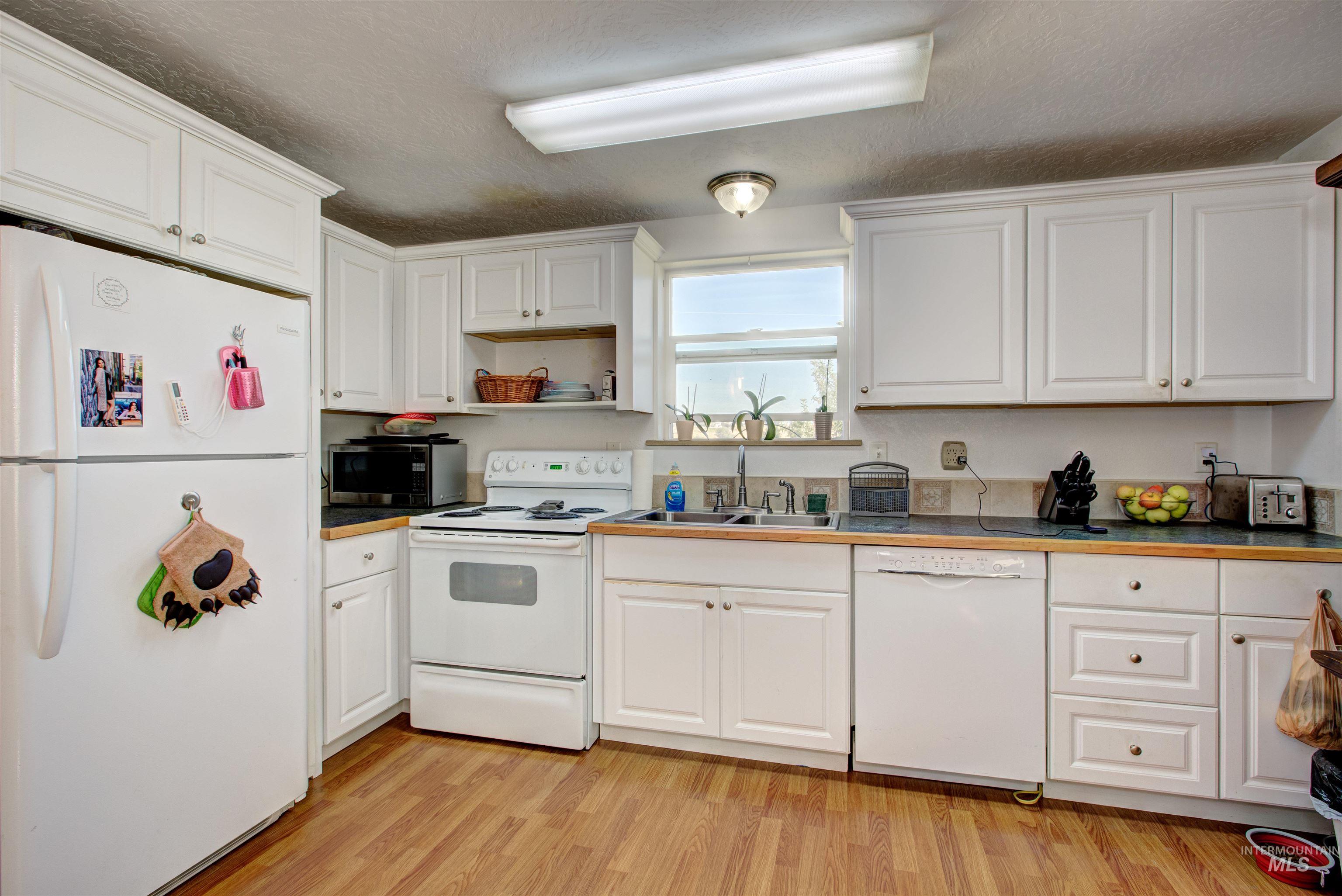 7687 Winter Horses Dr