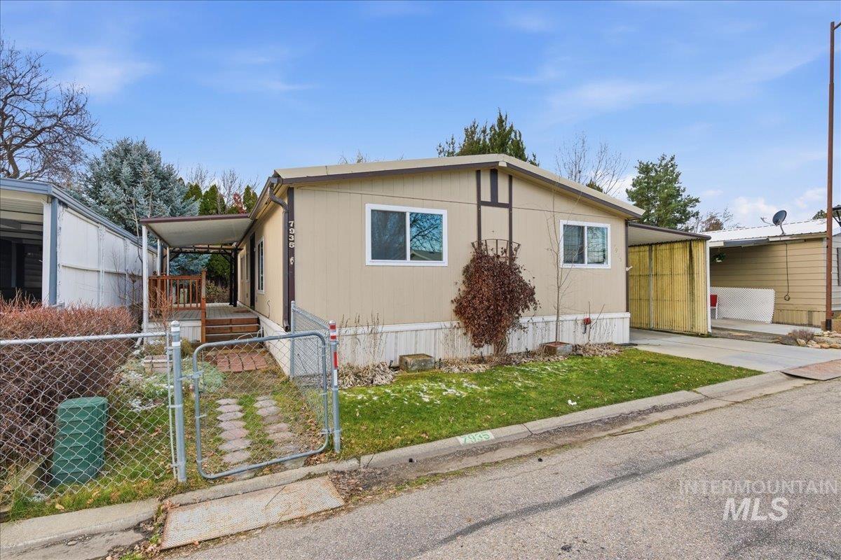 7935 W Appomattox Lane