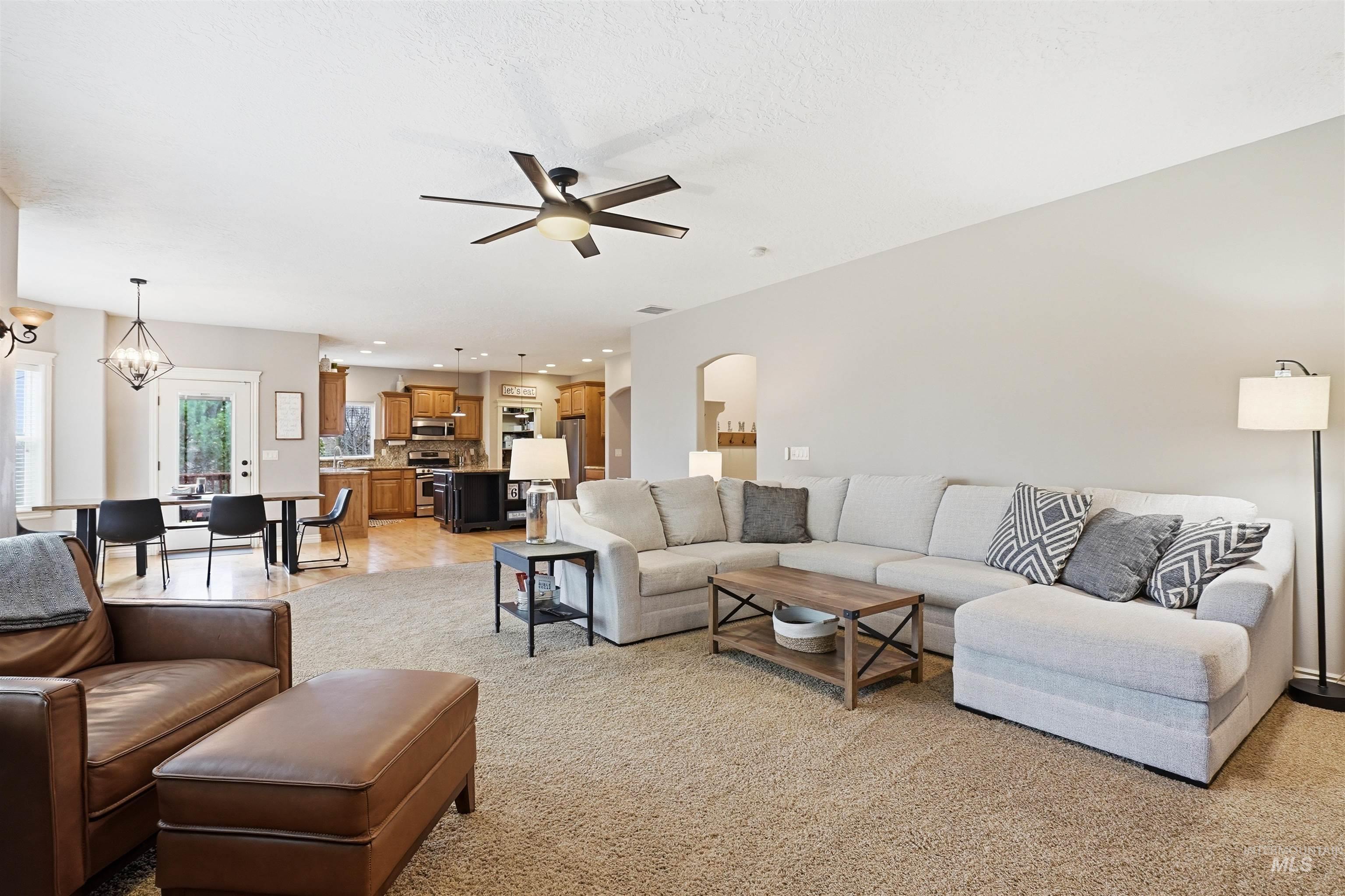 628 Kennedy Dr