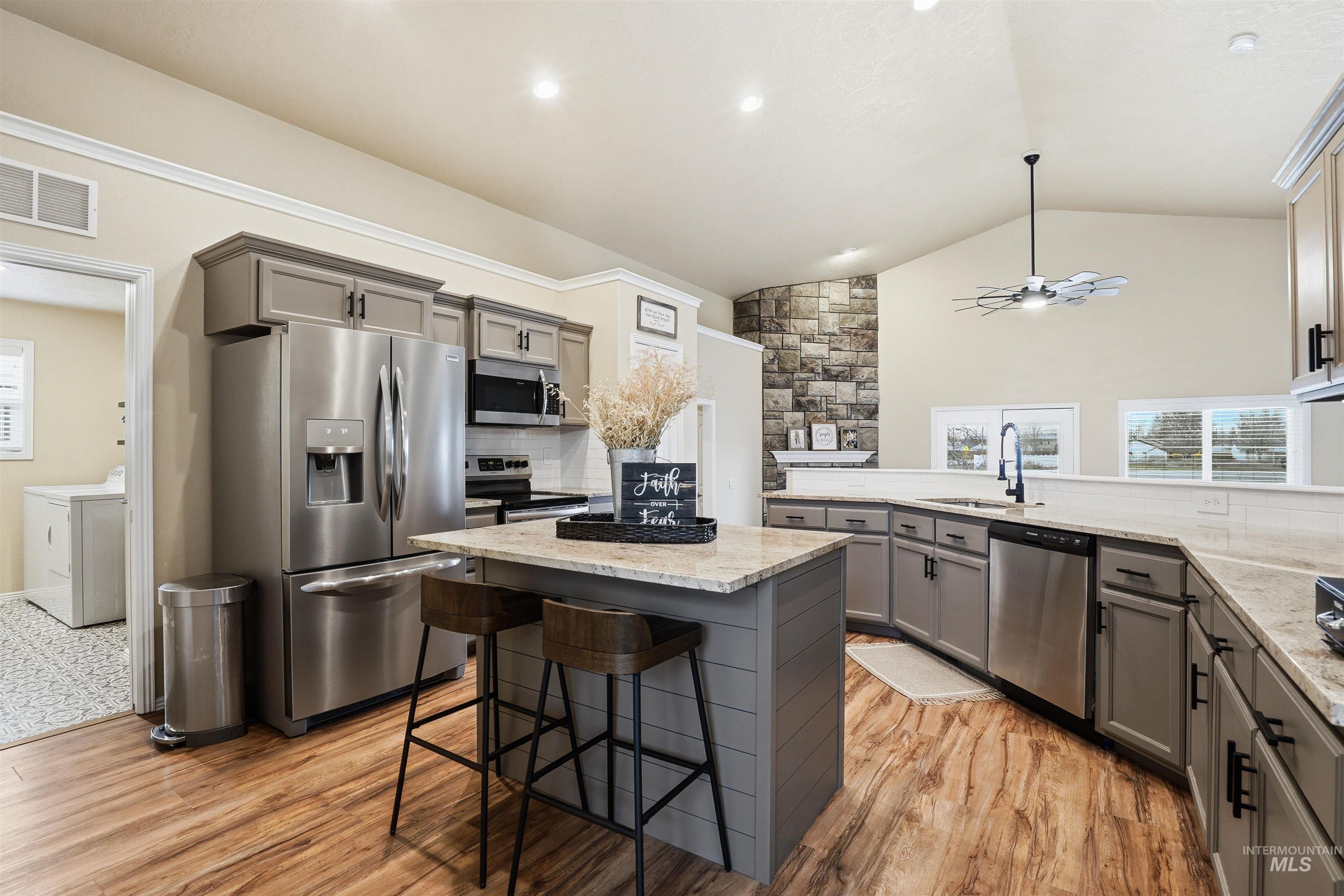 731 Triumph Dr