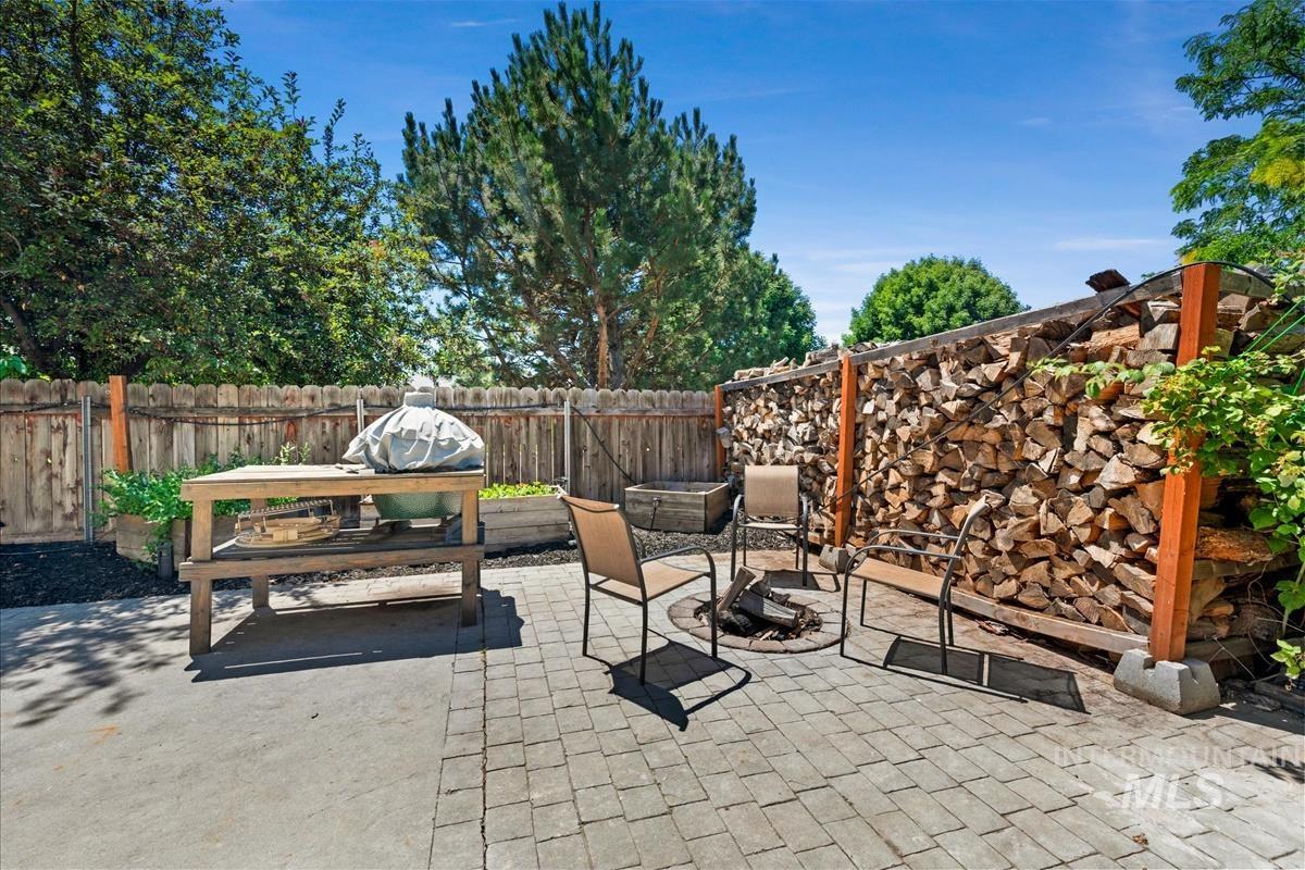 369 E Willow Creek Dr
