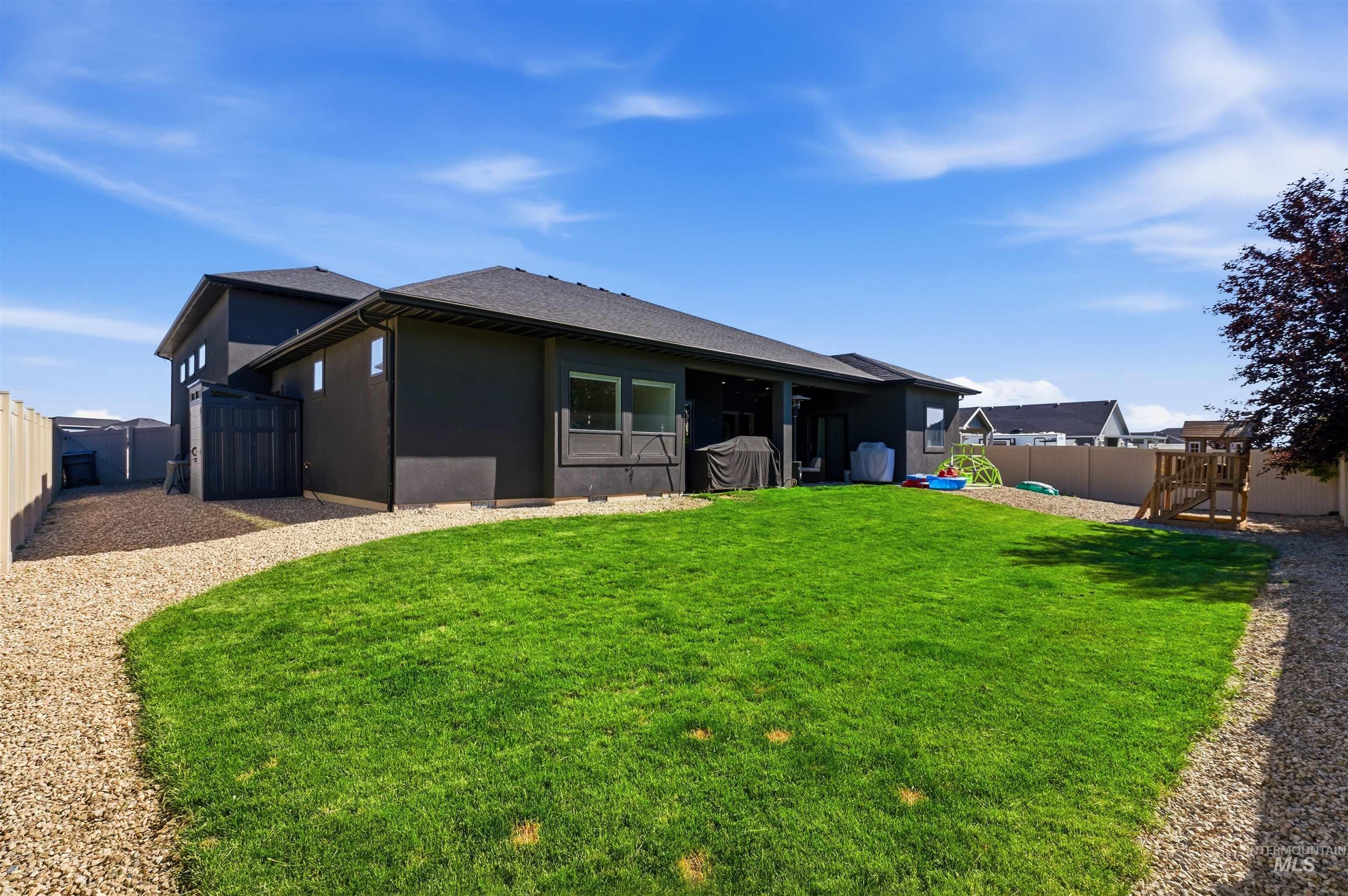 229 W Moray St