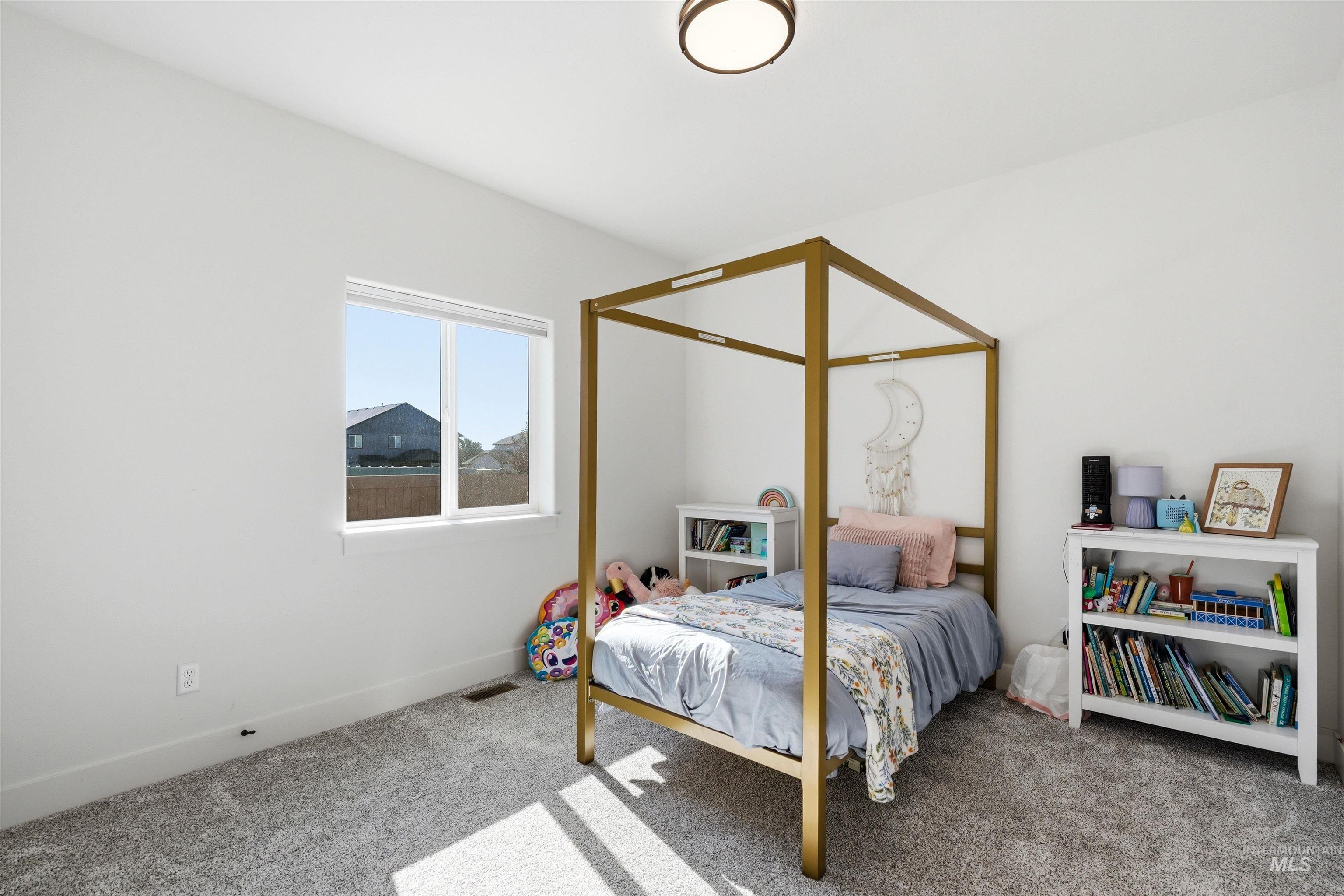 229 W Moray St