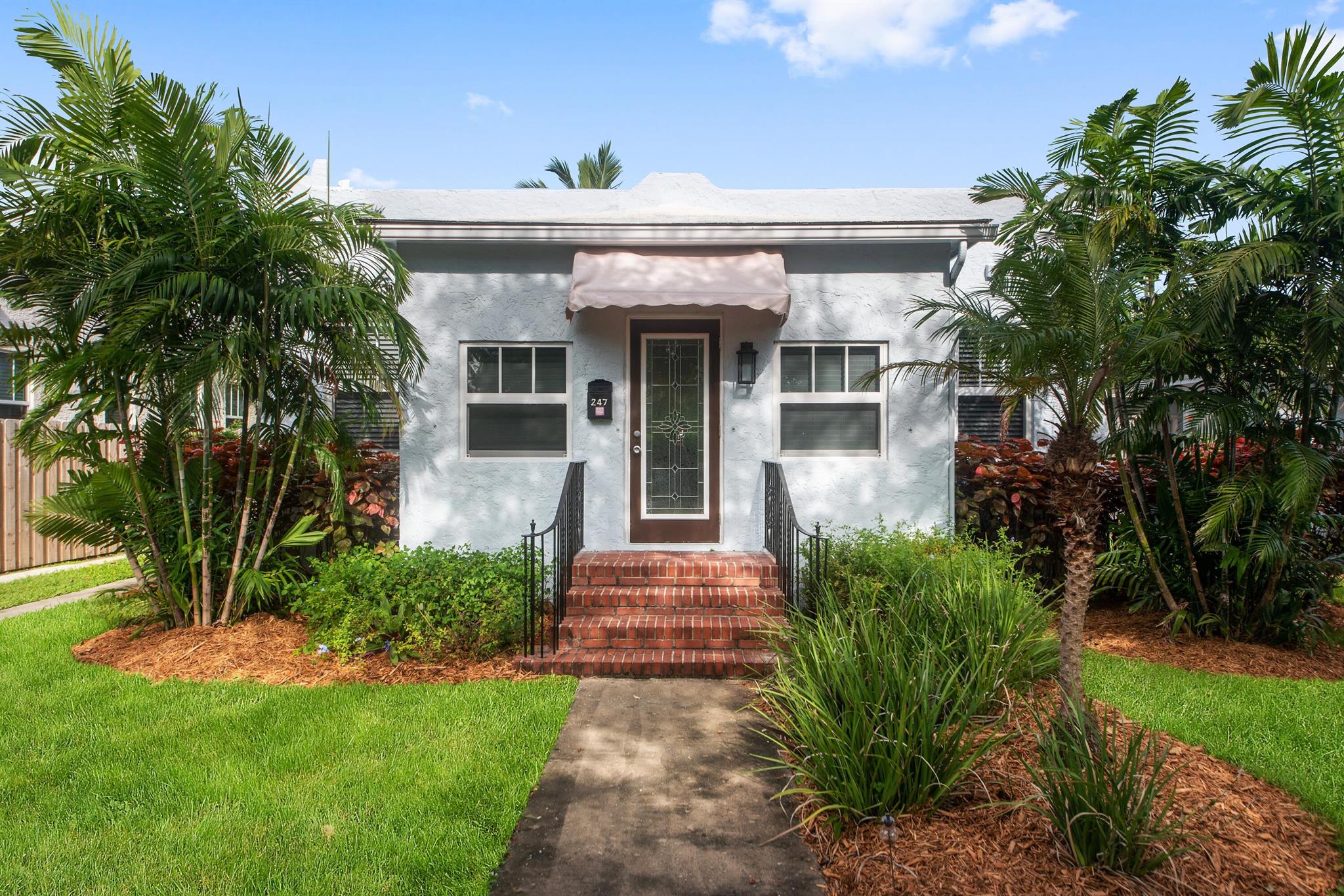 247 Royal Court