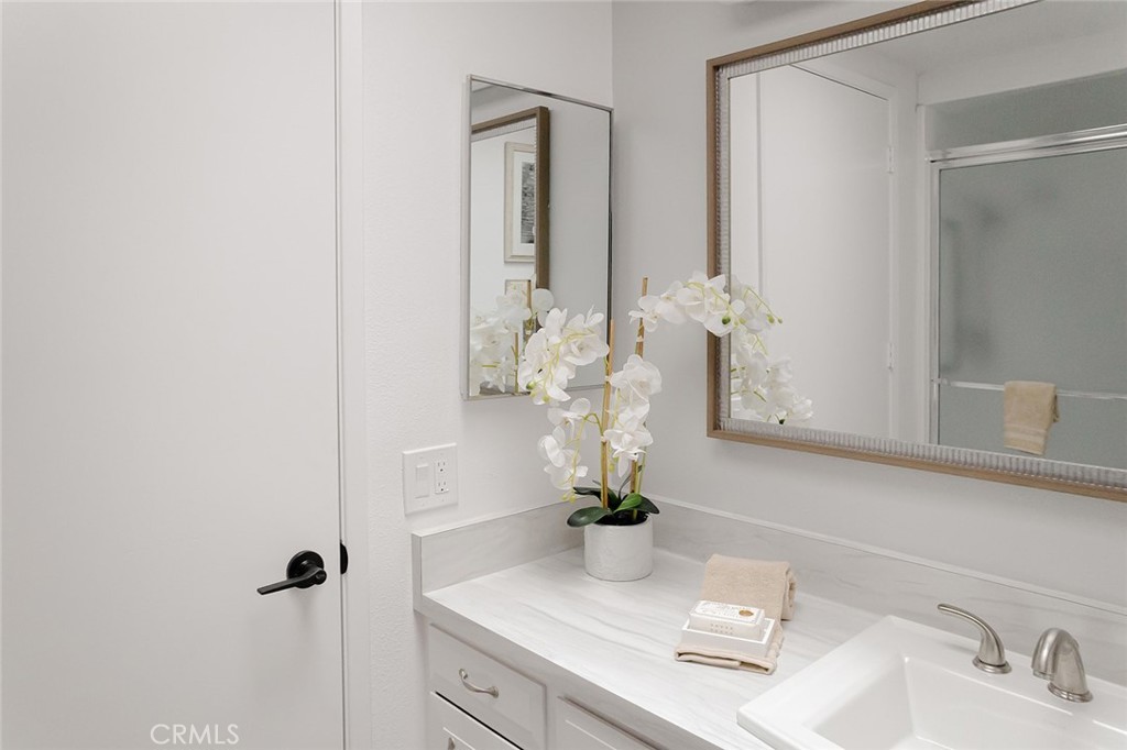 1981 McKinney Way 14N (M15)