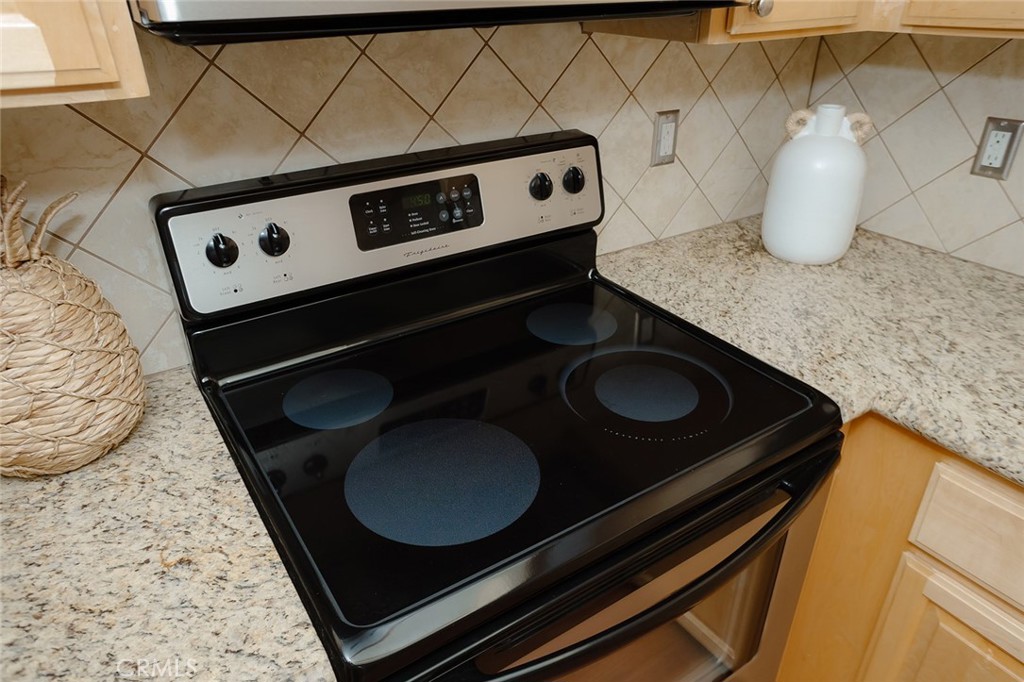 1291 Kenwood Rd. #162L (M7)