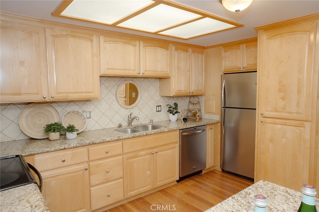 1291 Kenwood Rd. #162L (M7)