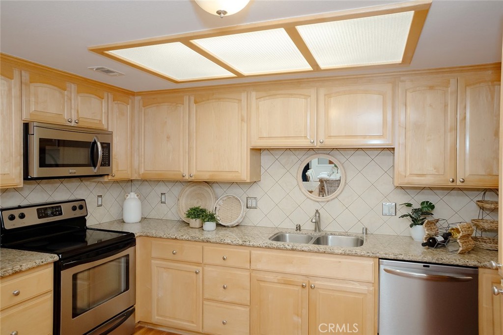 1291 Kenwood Rd. #162L (M7)