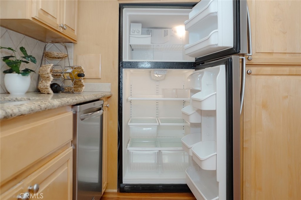 1291 Kenwood Rd. #162L (M7)