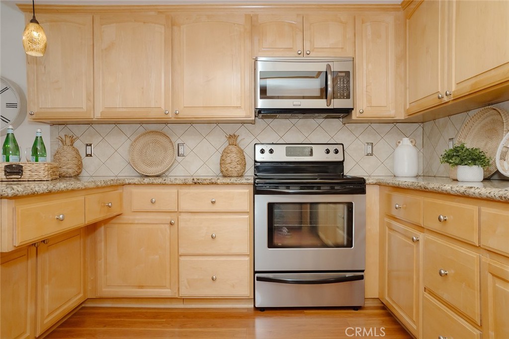 1291 Kenwood Rd. #162L (M7)