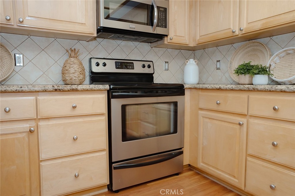 1291 Kenwood Rd. #162L (M7)