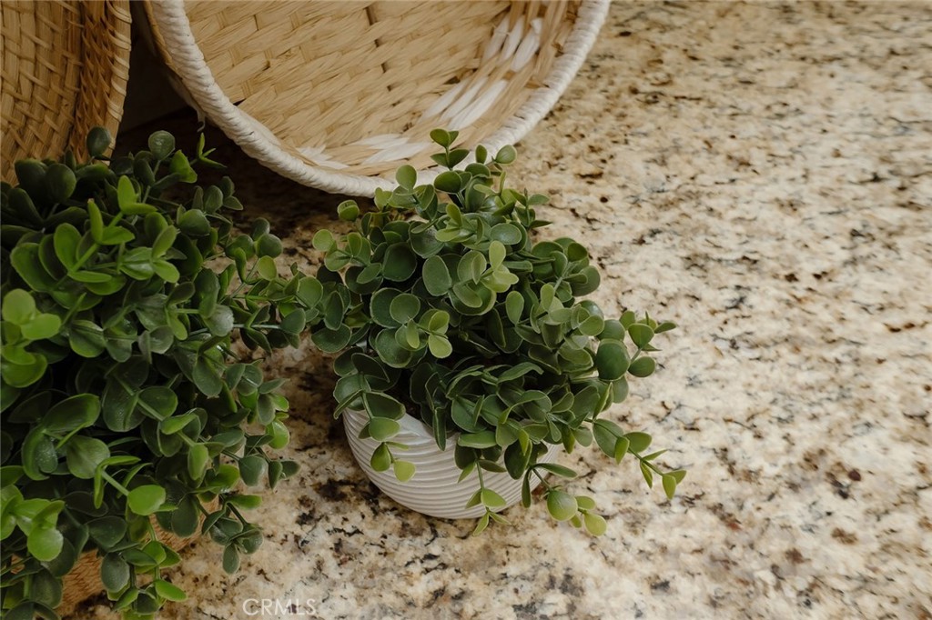 1291 Kenwood Rd. #162L (M7)