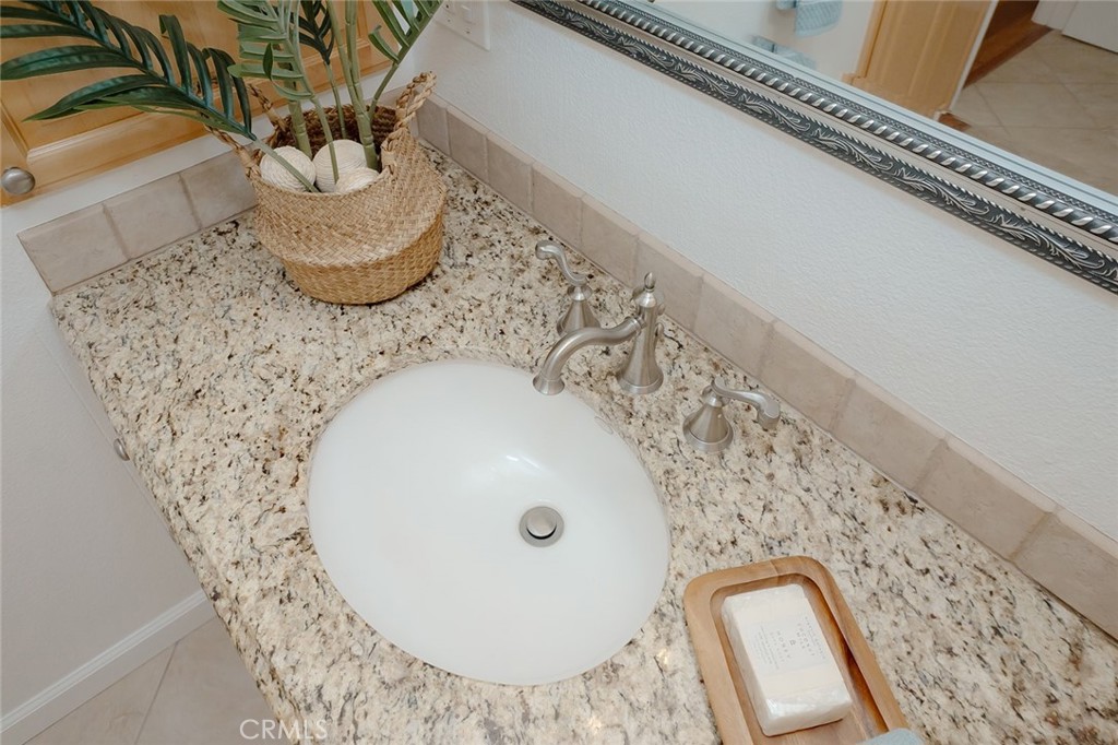 1291 Kenwood Rd. #162L (M7)