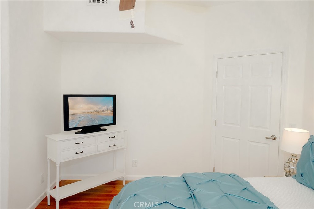 1291 Kenwood Rd. #162L (M7)