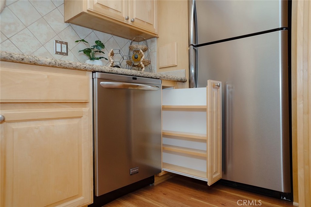 1291 Kenwood Rd. #162L (M7)