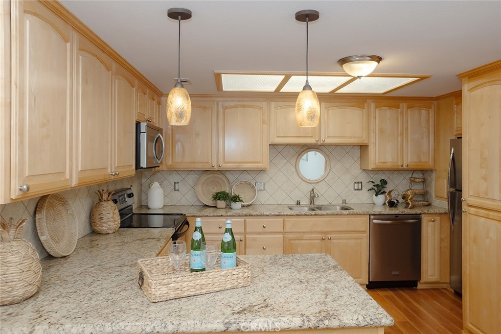 1291 Kenwood Rd. #162L (M7)