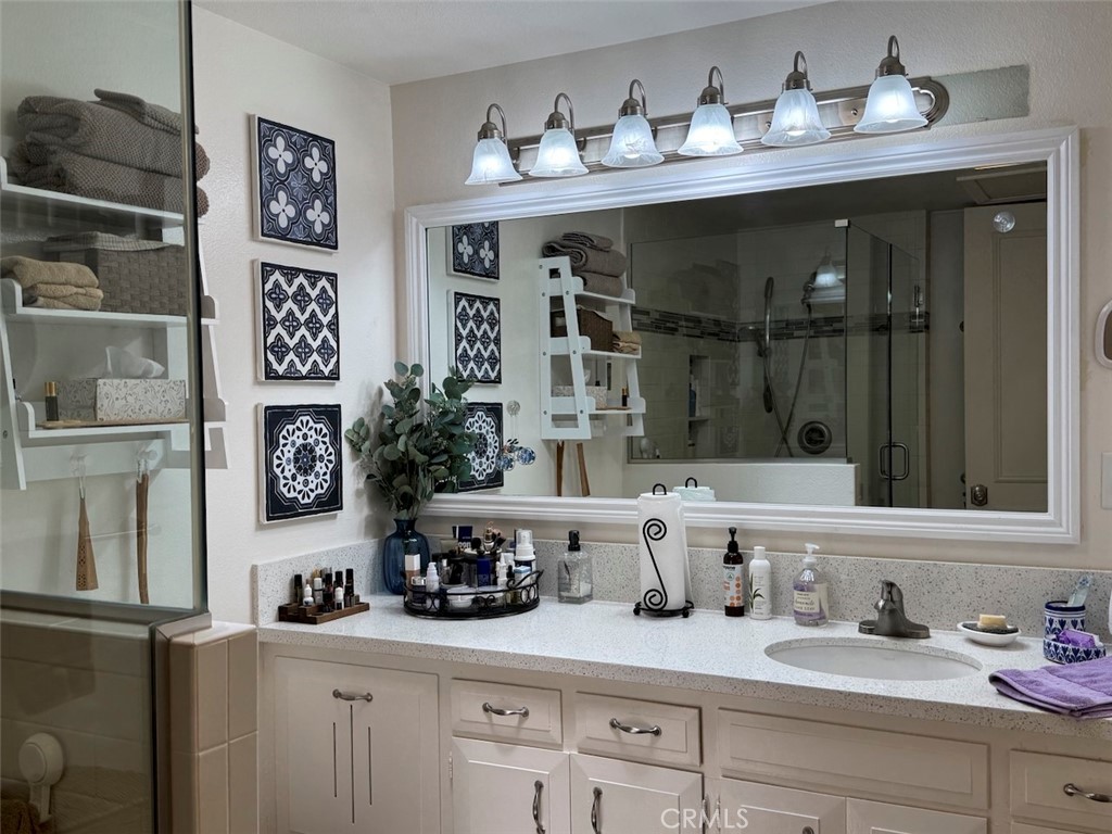 1664 Thunderbird Drive 17i