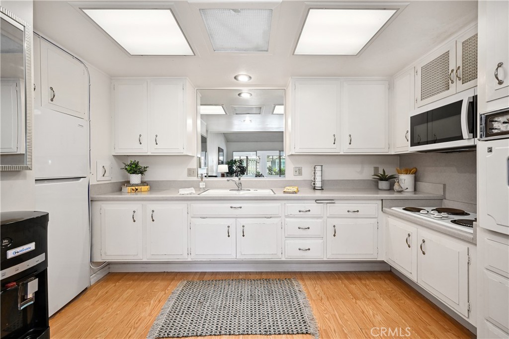 13381 Del Monte Drive 28i