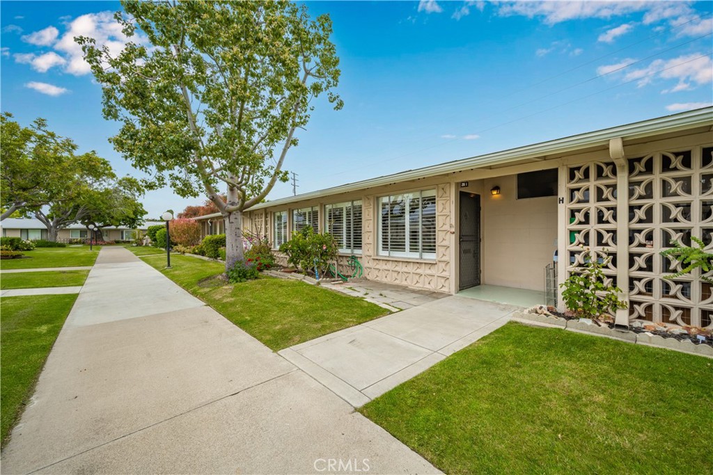 13381 Del Monte Drive 28i