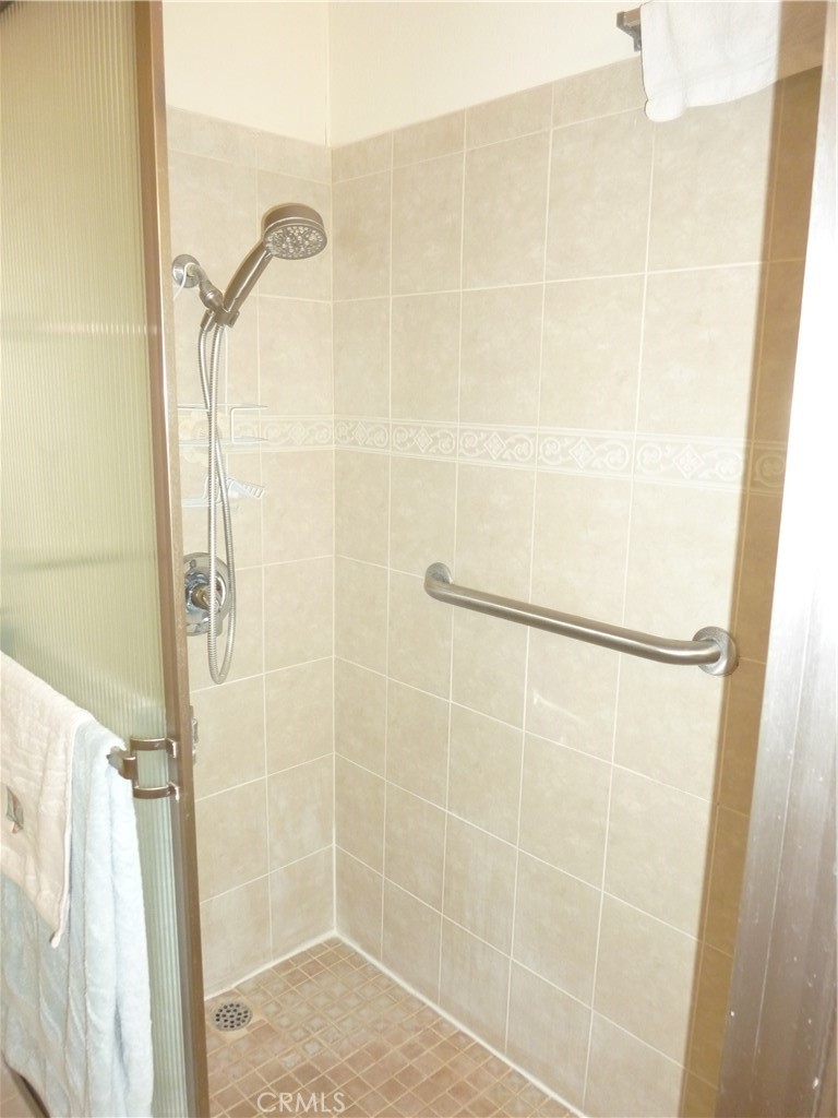 1180 Oakmont Rd M4 51i