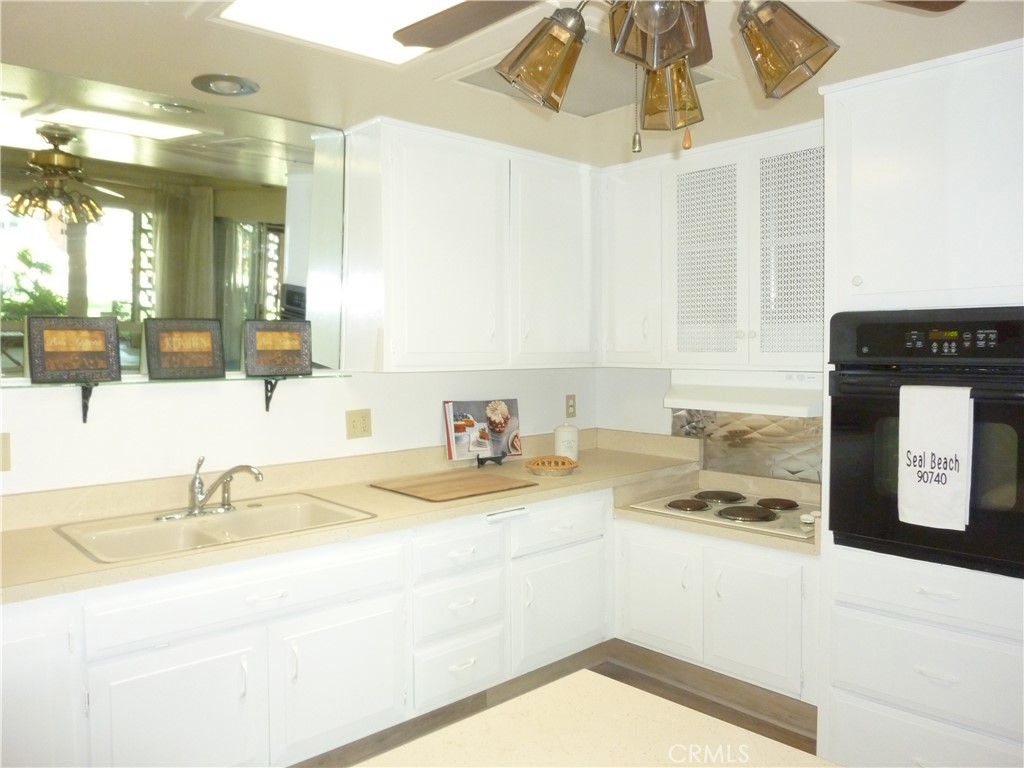 1180 Oakmont Rd M4 51i