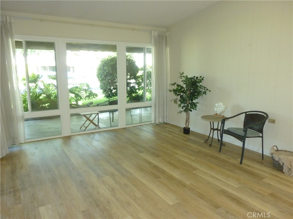 1180 Oakmont Rd M4 51i