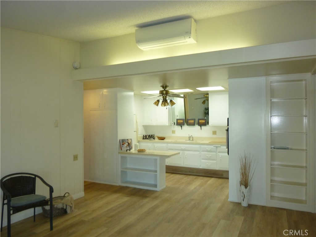 1180 Oakmont Rd M4 51i