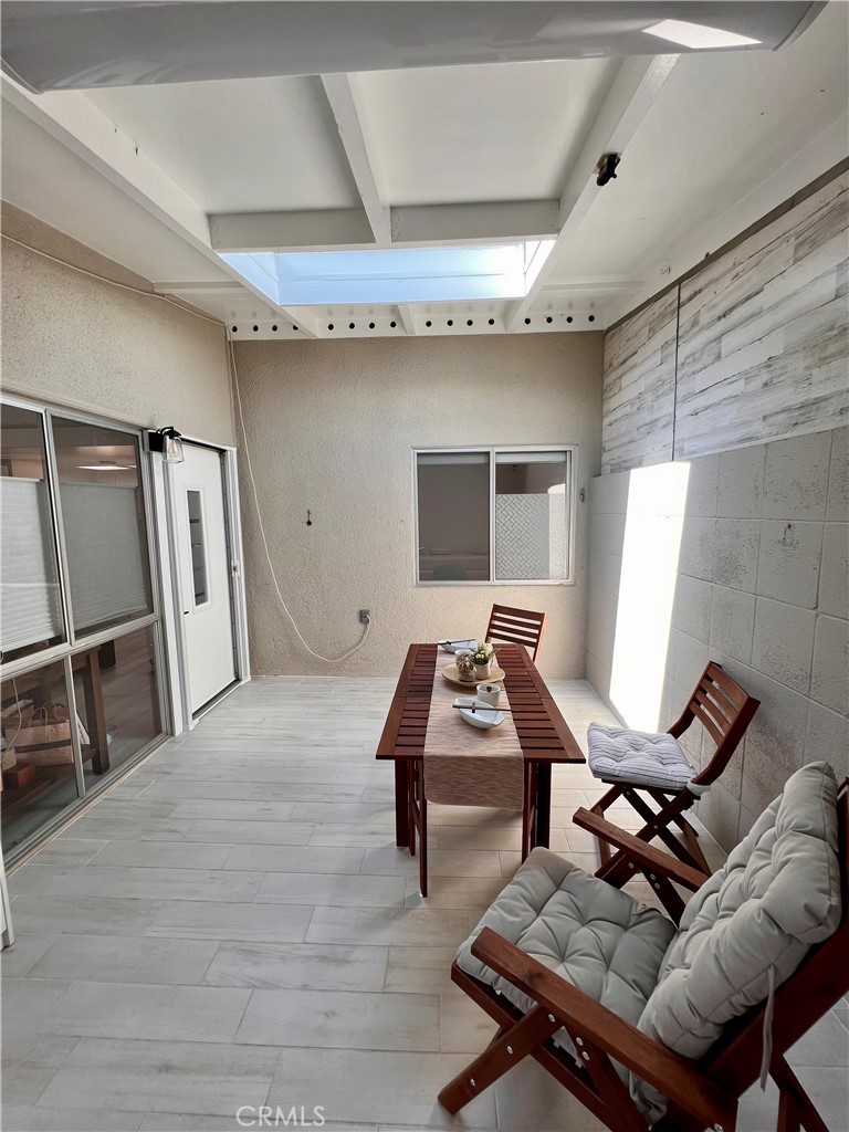 1533 Merrion Way 2-26C