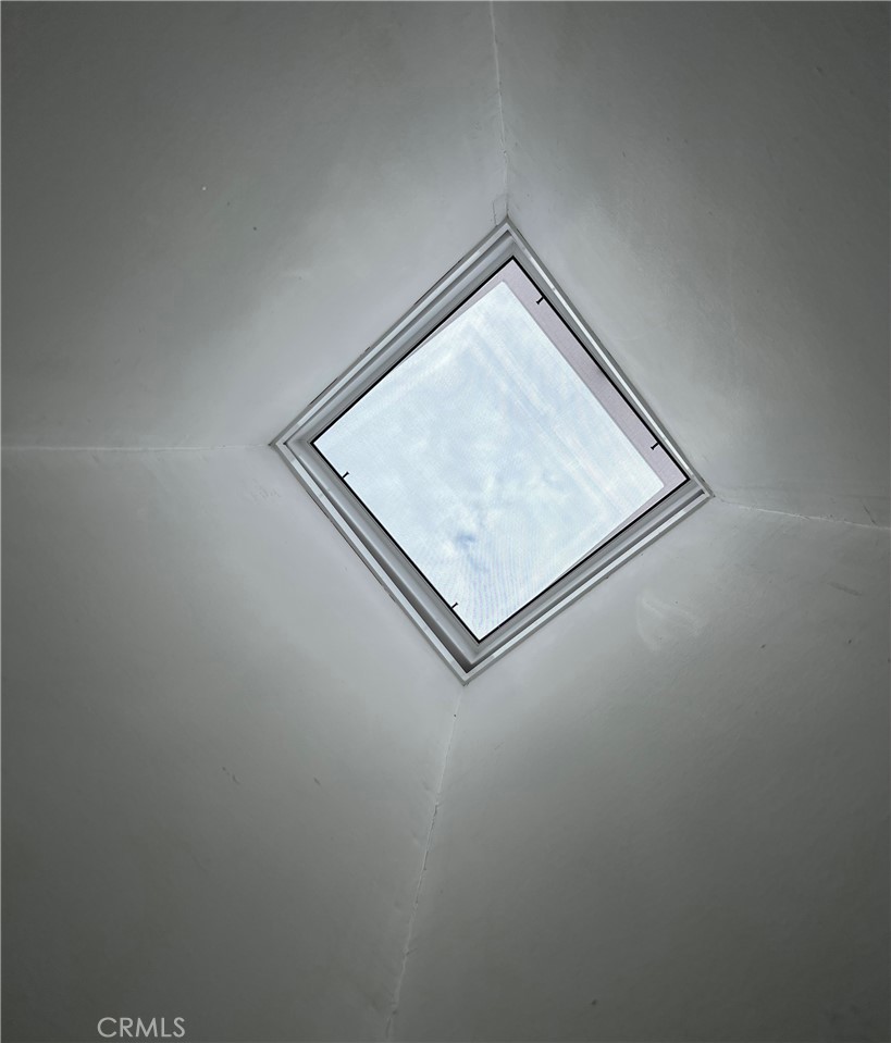 1533 Merrion Way 2-26C