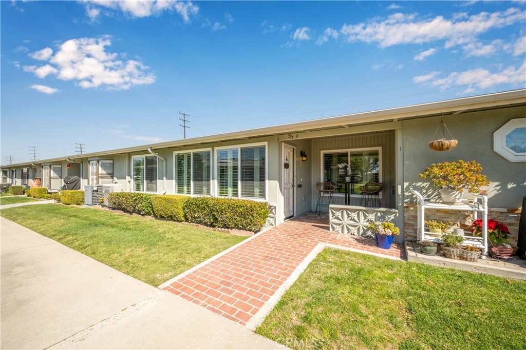13265 Del Monte Drive 35i