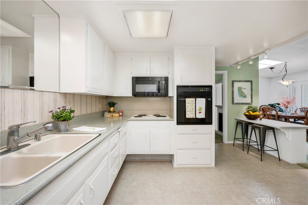 13265 Del Monte Drive 35i