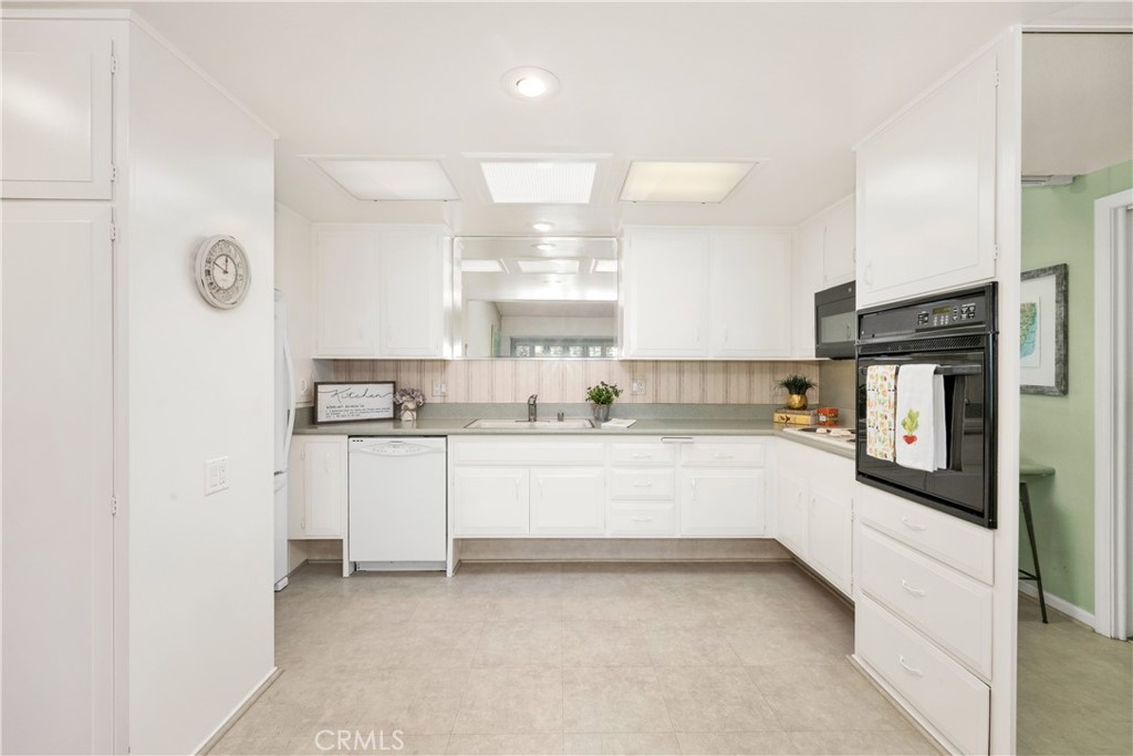 13265 Del Monte Drive 35i