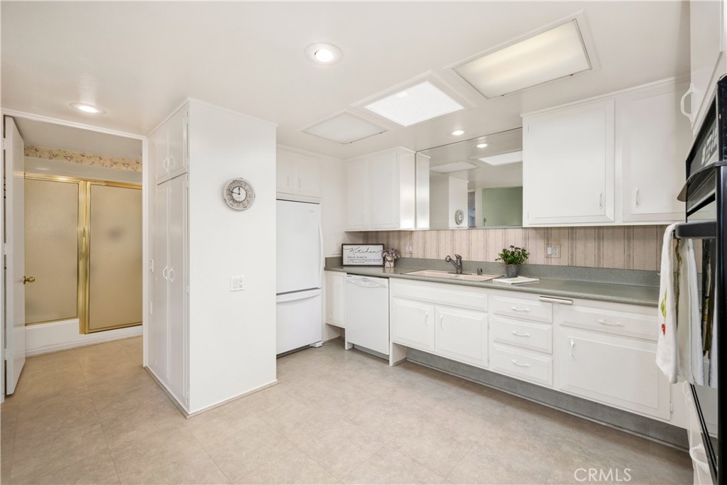 13265 Del Monte Drive 35i