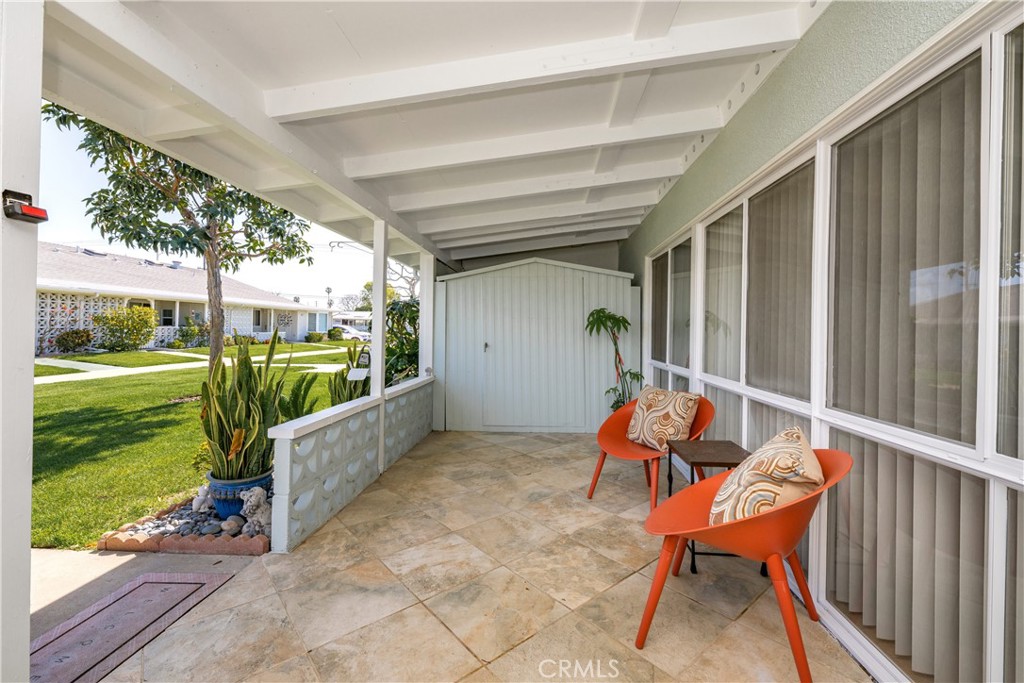 1221 Golden Rain Road E 3i