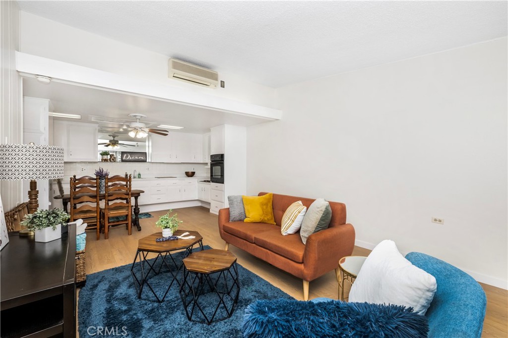 1221 Golden Rain Road E 3i