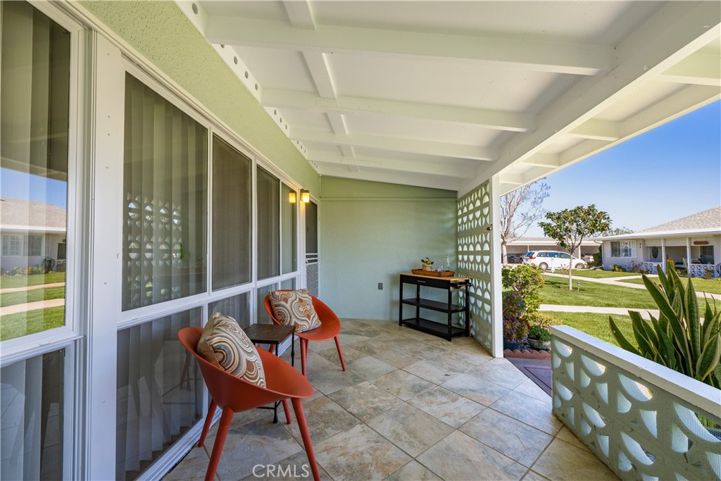 1221 Golden Rain Road E 3i