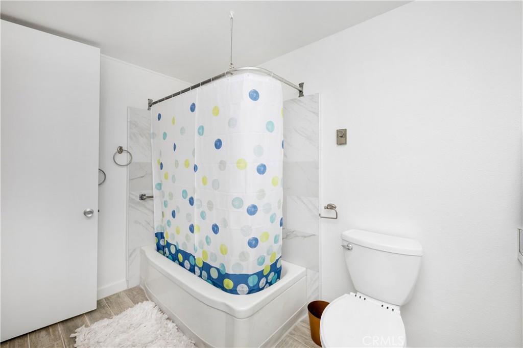 1221 Golden Rain Road E 3i