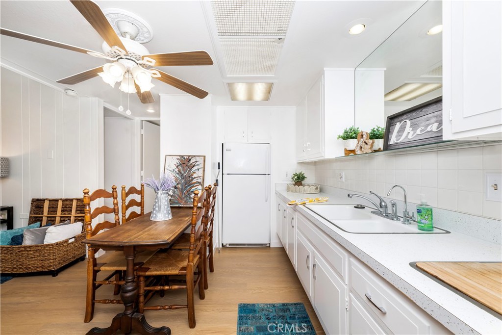 1221 Golden Rain Road E 3i