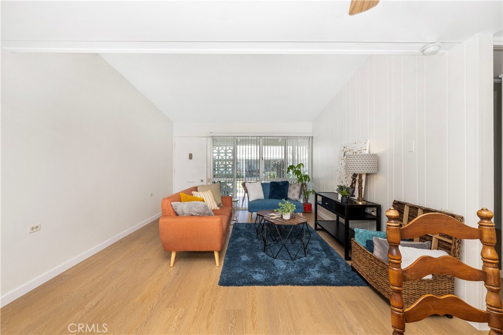 1221 Golden Rain Road E 3i