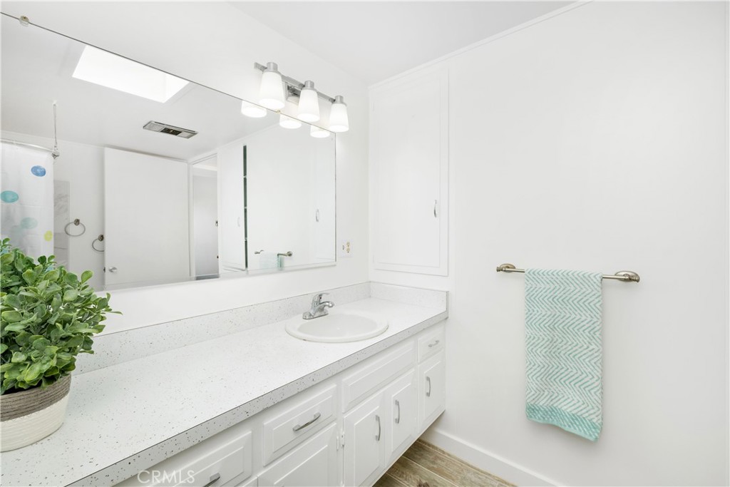 1221 Golden Rain Road E 3i