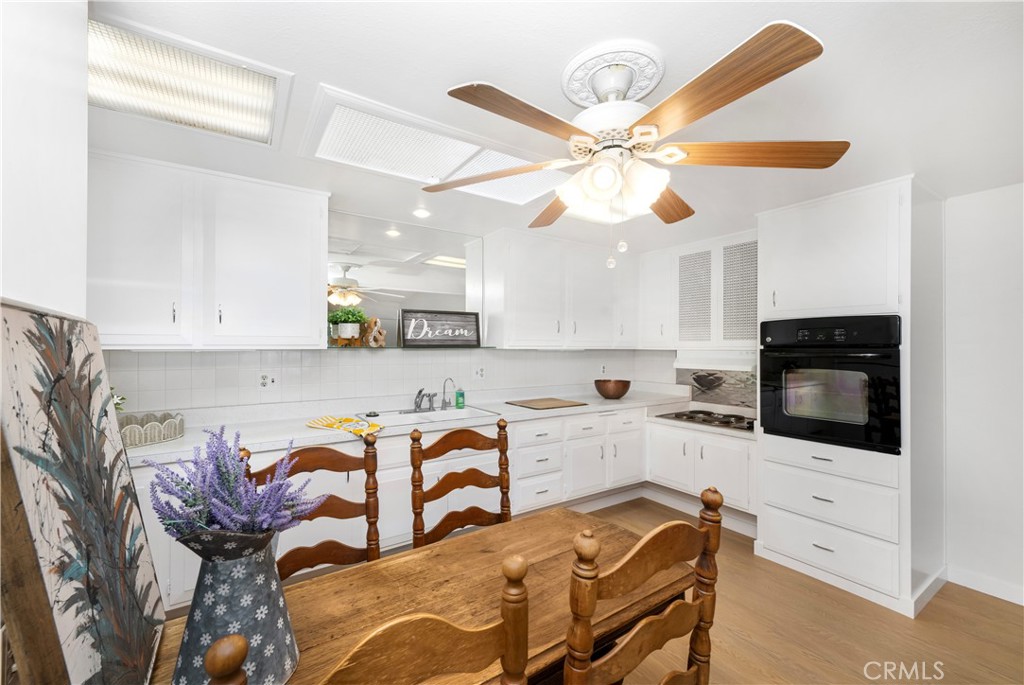 1221 Golden Rain Road E 3i