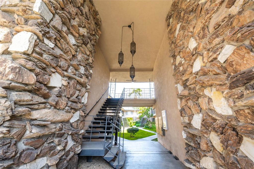 1801 Greenleaf Street 18