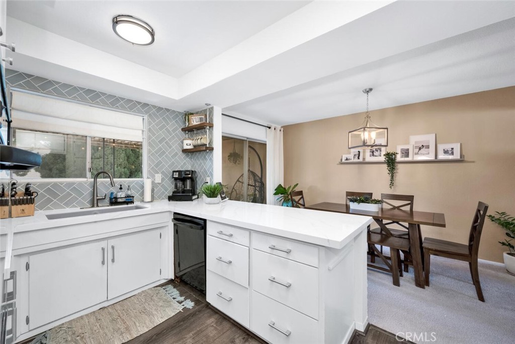 1801 Greenleaf Street 18