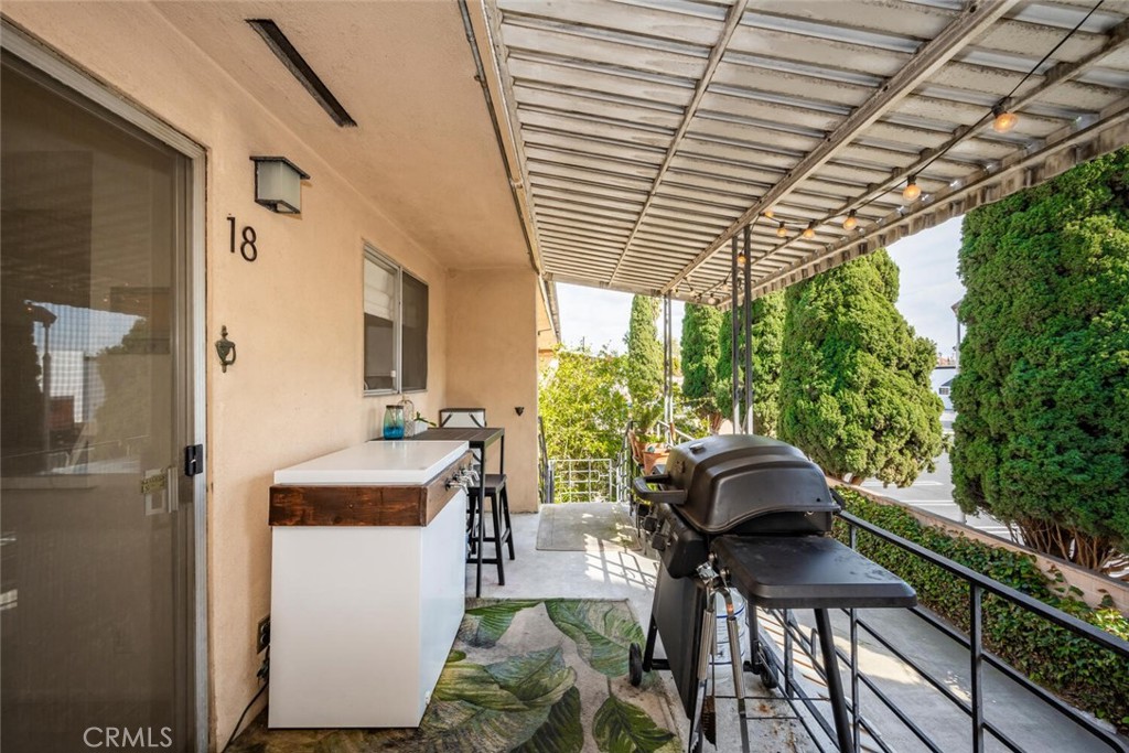 1801 Greenleaf Street 18