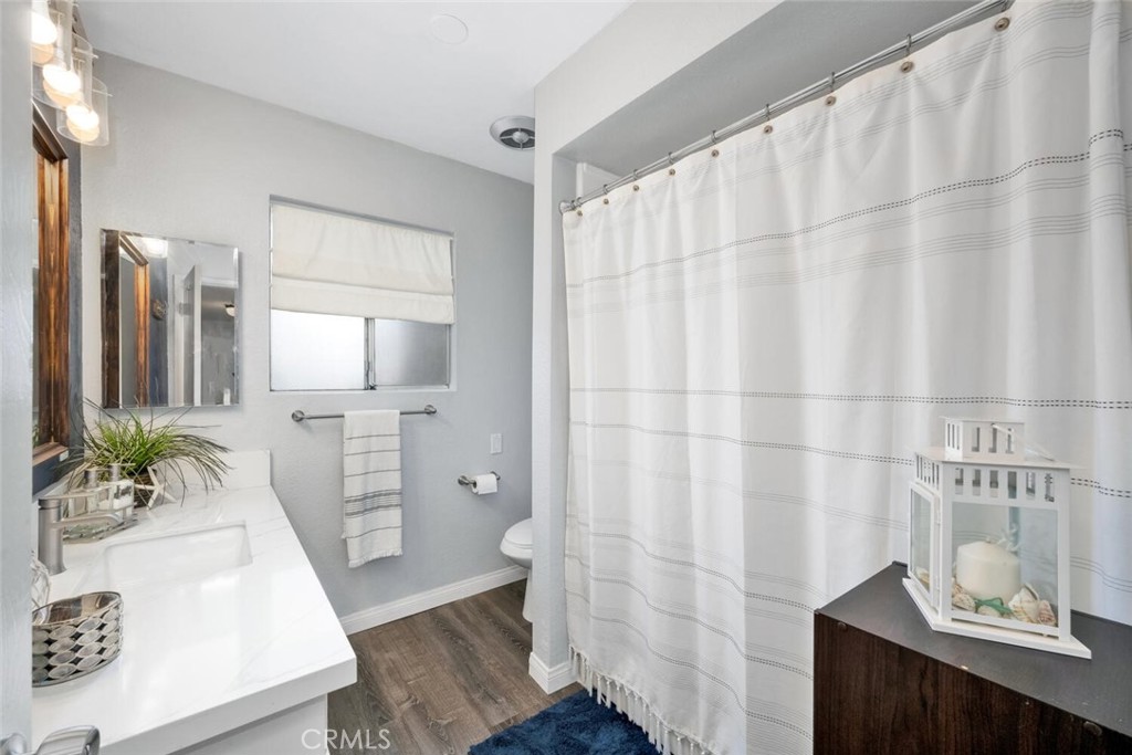 1801 Greenleaf Street 18