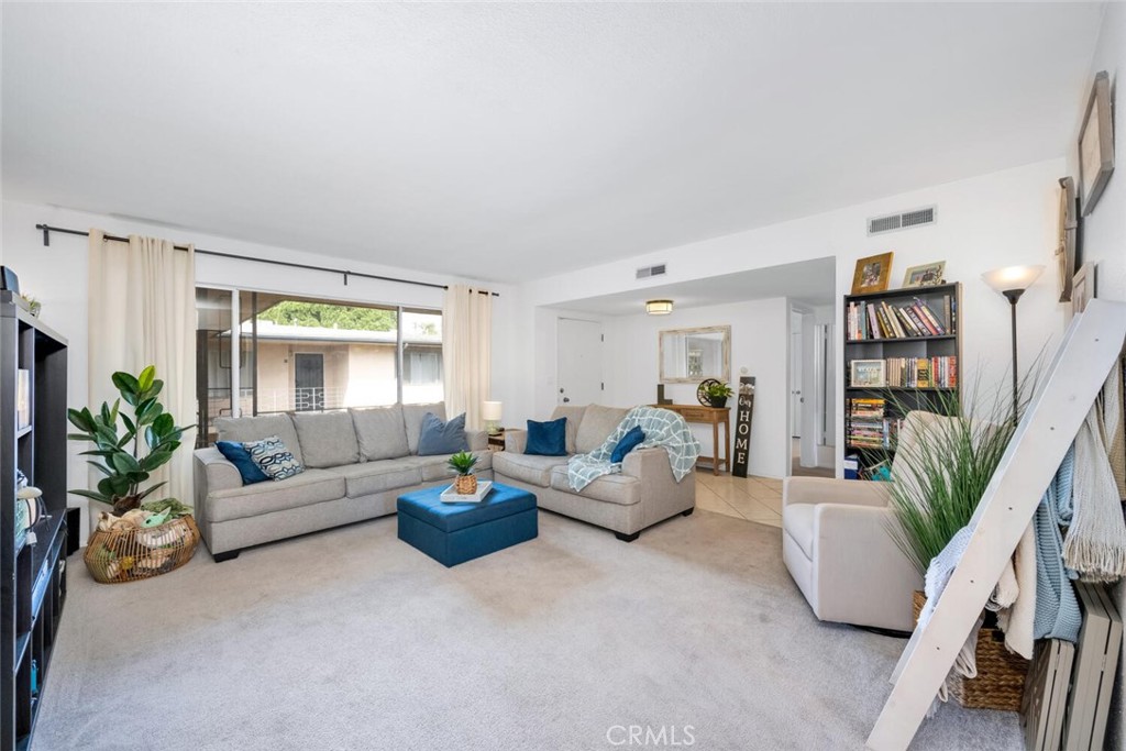 1801 Greenleaf Street 18