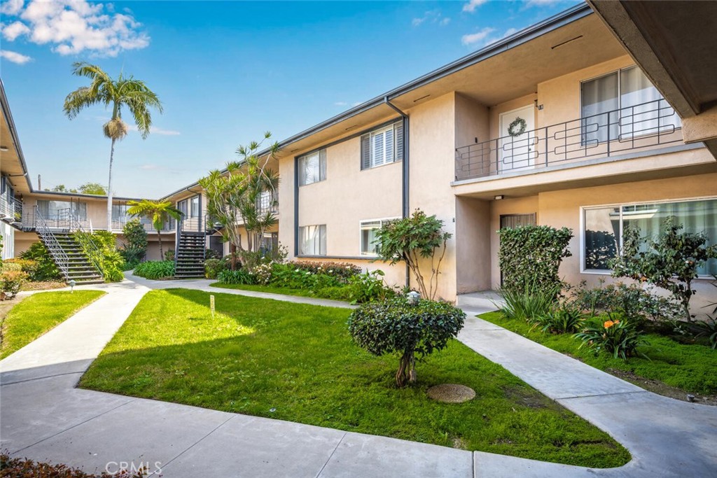 1801 Greenleaf Street 18