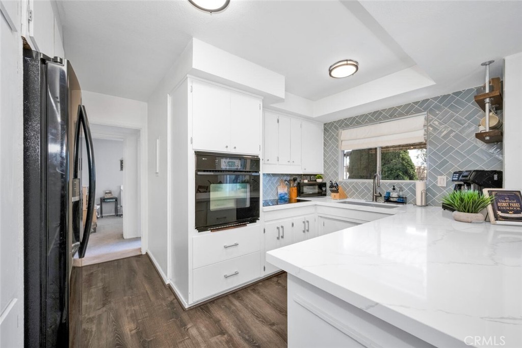 1801 Greenleaf Street 18