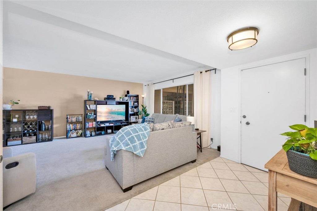 1801 Greenleaf Street 18